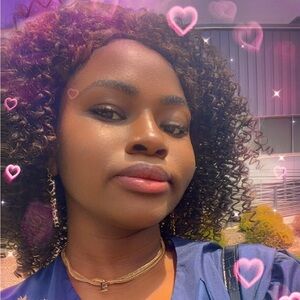 Meet your Posher, Toyin